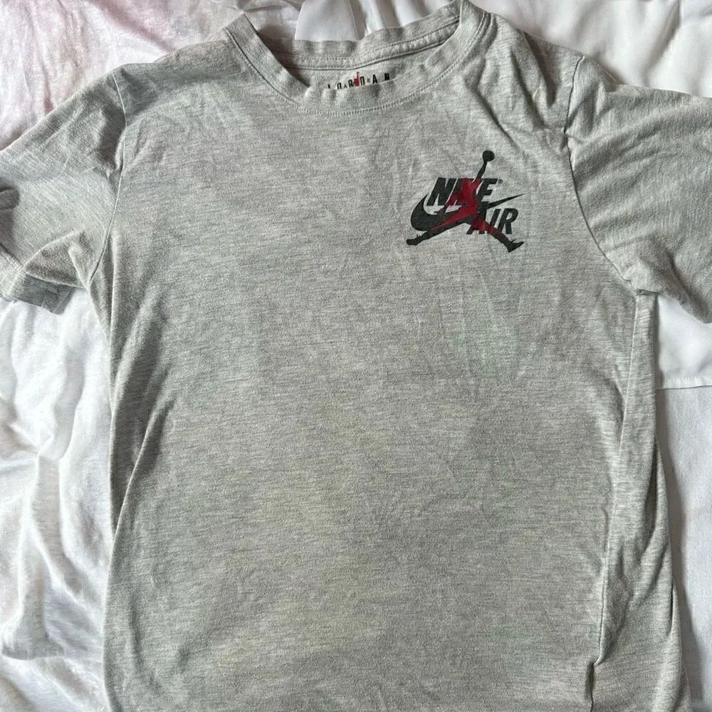 Jordan boys T-shirt size L